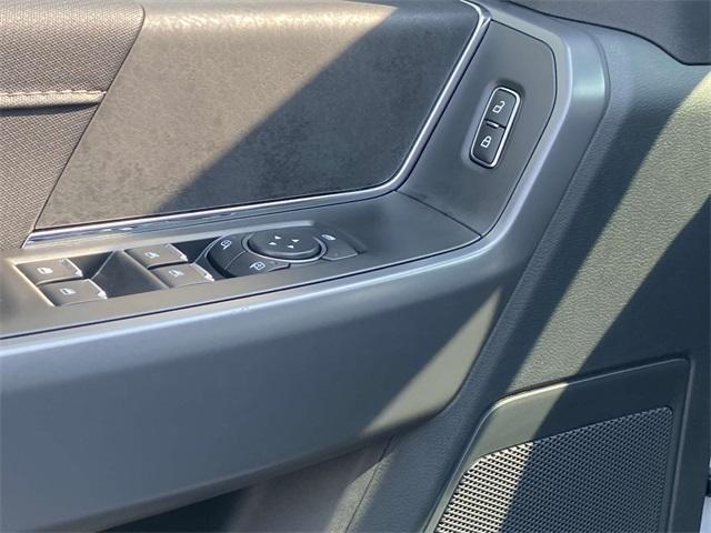 Photo of 2025 White Metallic Ford F-150