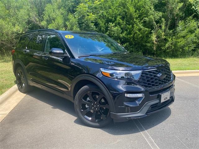 Photo of 2023 Agate Black Metallic Ford Explorer