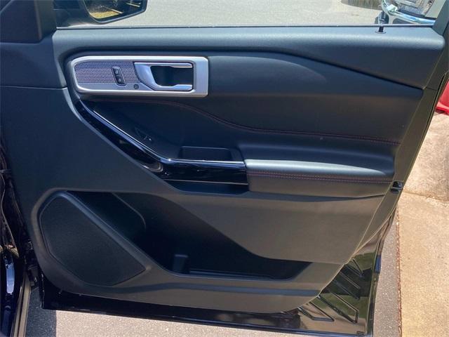 Photo of 2023 Agate Black Metallic Ford Explorer