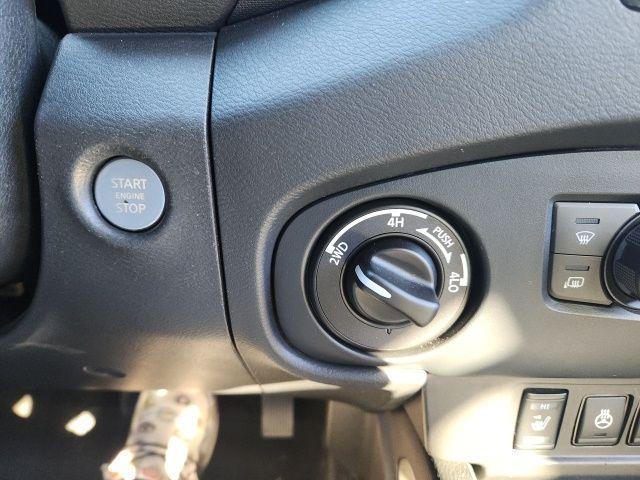 Photo of 2022 Black Nissan Frontier