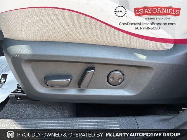Photo of 2025 Black Nissan Rogue