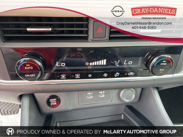 Photo of 2025 Black Nissan Rogue