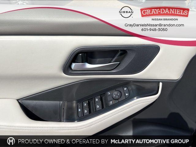 Photo of 2025 Black Nissan Rogue