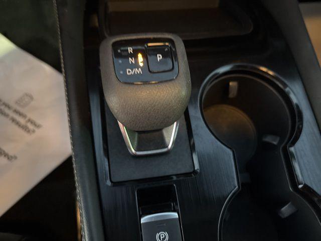 Photo of 2023 Super Black Nissan Rogue
