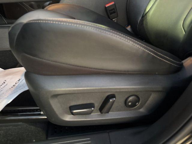 Photo of 2023 Super Black Nissan Rogue