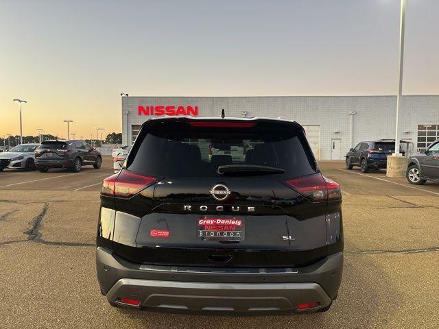 Photo of 2023 Super Black Nissan Rogue
