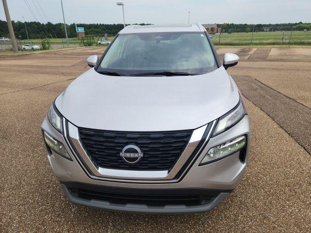 Photo of 2023 Brilliant Silver Metallic Nissan Rogue