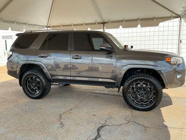 Photo of 2017 Magnetic Gray Metallic Toyota 4Runner