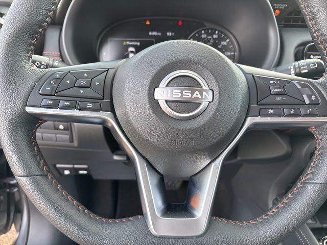 Photo of 2024 Gun Metallic Nissan Kicks