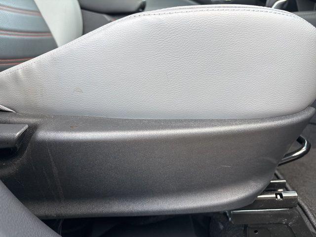 Photo of 2024 Gun Metallic Nissan Kicks