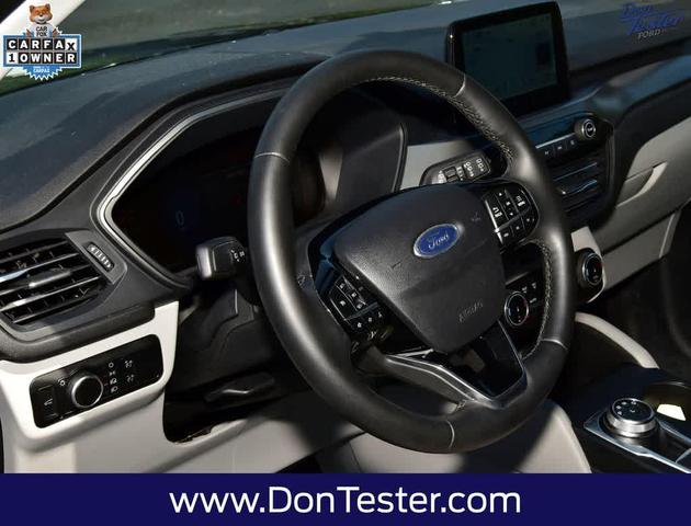 Photo of 2023 Cinnabar Red Metallic Premium Colorant Ford Escape