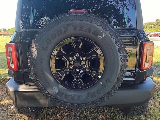 Photo of 2024 Shadow Black Ford Bronco