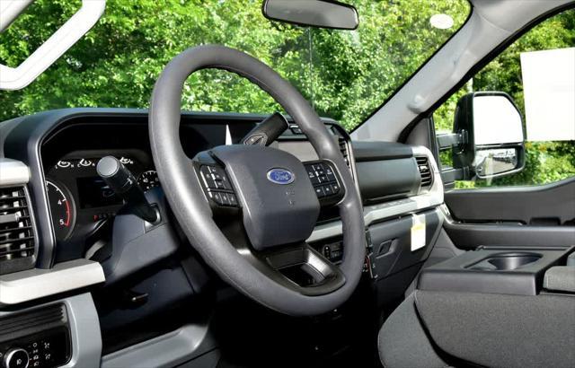 Photo of 2025 Antimatter Blue Metallic Ford F-250
