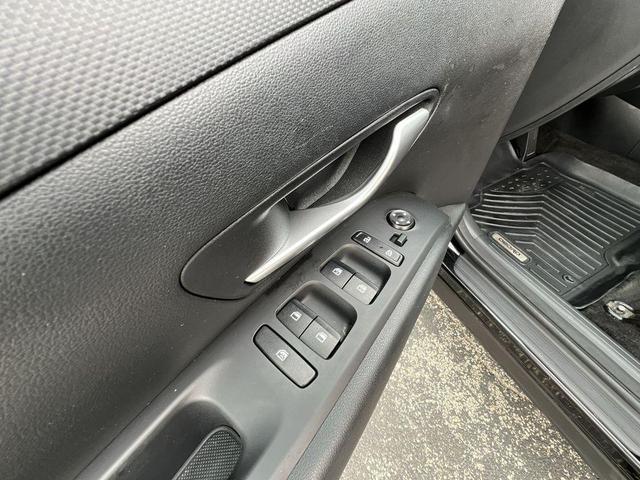 Photo of 2024 Black Pearl Hyundai TUCSON Hybrid