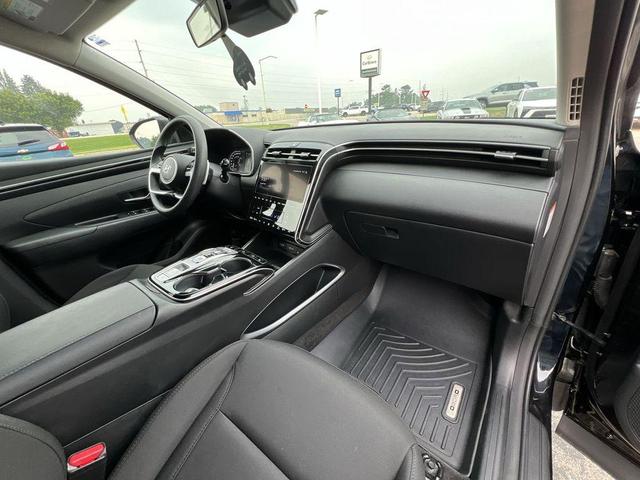 Photo of 2024 Black Pearl Hyundai TUCSON Hybrid
