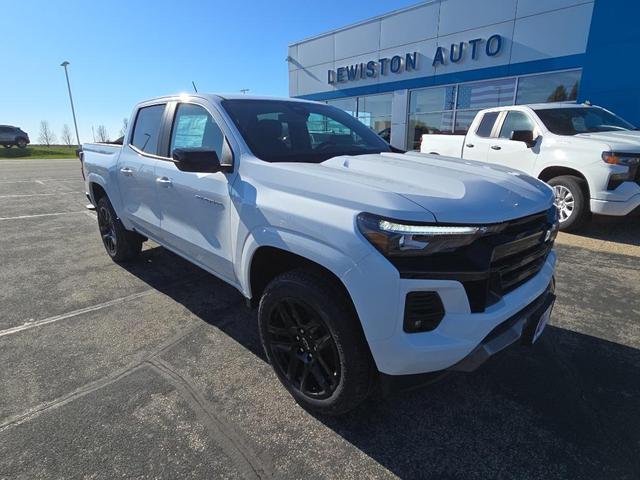 Photo of 2025 Summit White Chevrolet Colorado