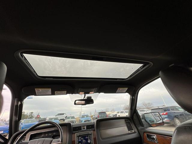 Photo of 2013 Tuxedo Black Metallic Lincoln Navigator