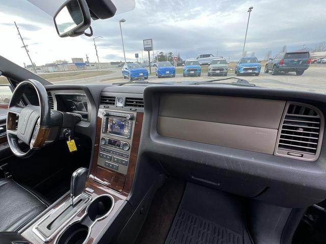 Photo of 2013 Tuxedo Black Metallic Lincoln Navigator