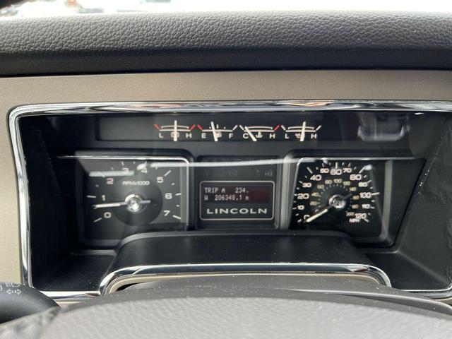 Photo of 2013 Tuxedo Black Metallic Lincoln Navigator