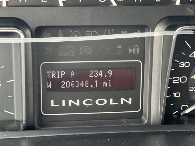 Photo of 2013 Tuxedo Black Metallic Lincoln Navigator