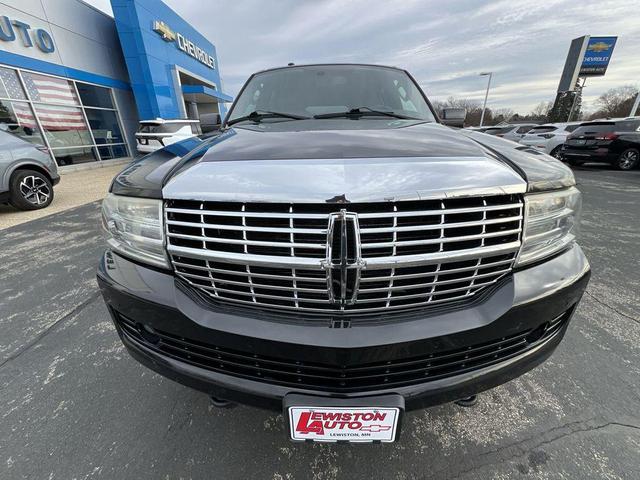 Photo of 2013 Tuxedo Black Metallic Lincoln Navigator