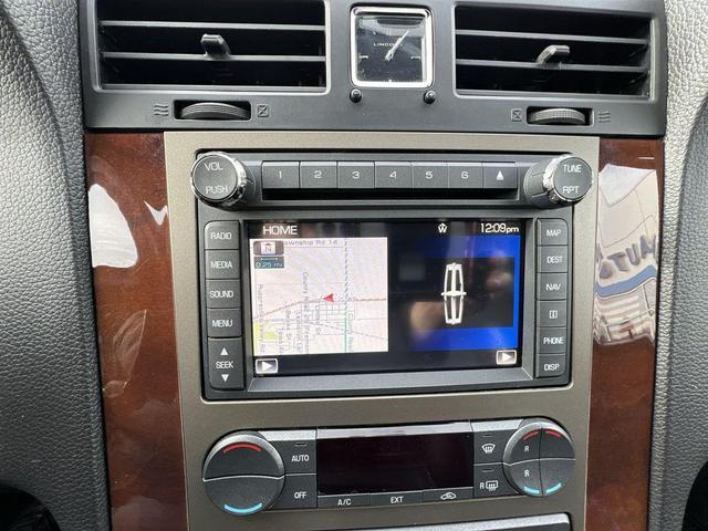 Photo of 2013 Tuxedo Black Metallic Lincoln Navigator