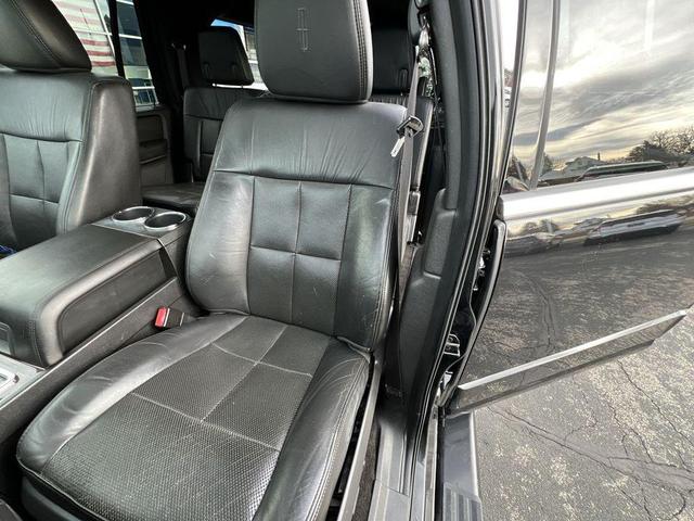 Photo of 2013 Tuxedo Black Metallic Lincoln Navigator