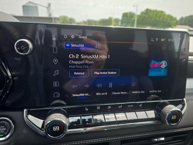 Photo of 2025 Snowdrift Metallic Chevrolet Colorado