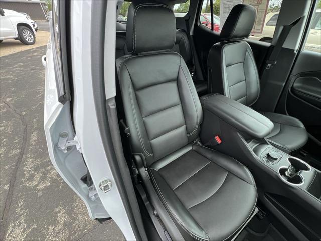 Photo of 2024 Summit White GMC Terrain