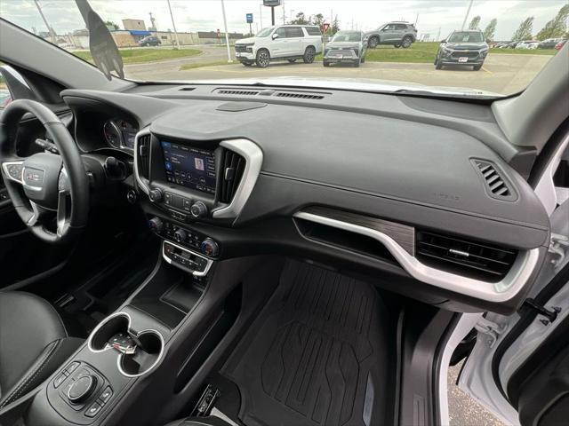 Photo of 2024 Summit White GMC Terrain