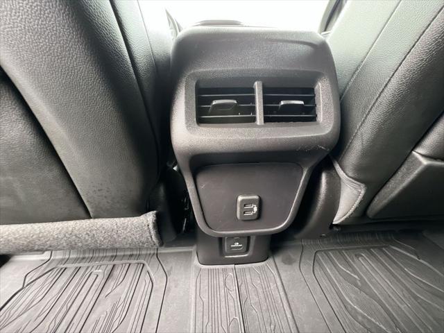 Photo of 2024 Summit White GMC Terrain