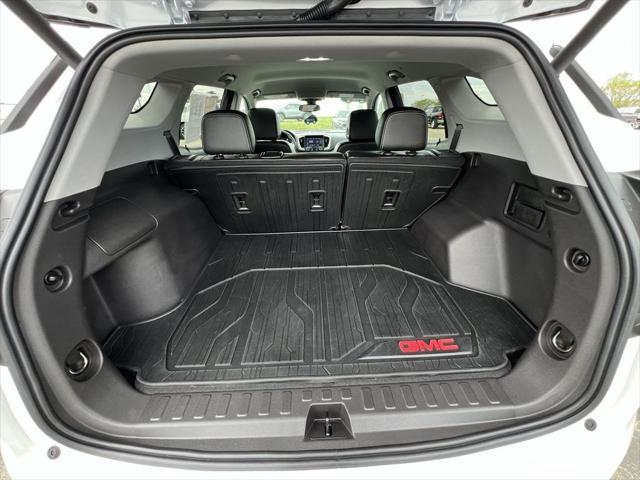 Photo of 2024 Summit White GMC Terrain