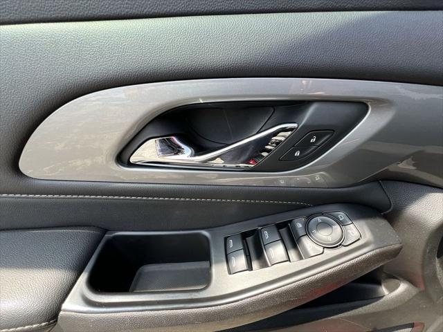 Photo of 2023 Radiant Red Tintcoat Chevrolet Traverse
