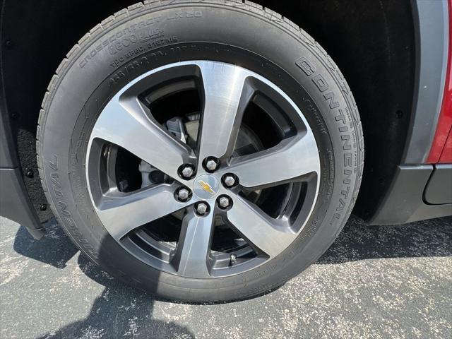 Photo of 2023 Radiant Red Tintcoat Chevrolet Traverse