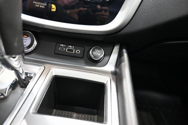 Photo of 2020 Super Black Metallic Nissan Murano
