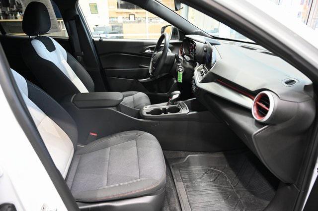 Photo of 2024 Summit White Chevrolet Trax