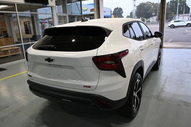 Photo of 2024 Summit White Chevrolet Trax
