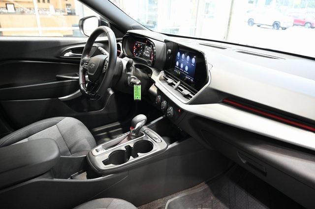 Photo of 2024 Summit White Chevrolet Trax