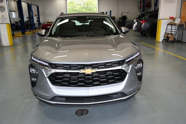 Photo of 2025 Sterling Gray Metallic Chevrolet Trax