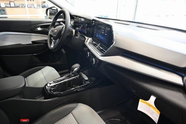 Photo of 2025 Sterling Gray Metallic Chevrolet Trax