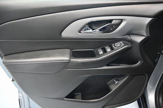 Photo of 2023 Sterling Gray Metallic Chevrolet Traverse