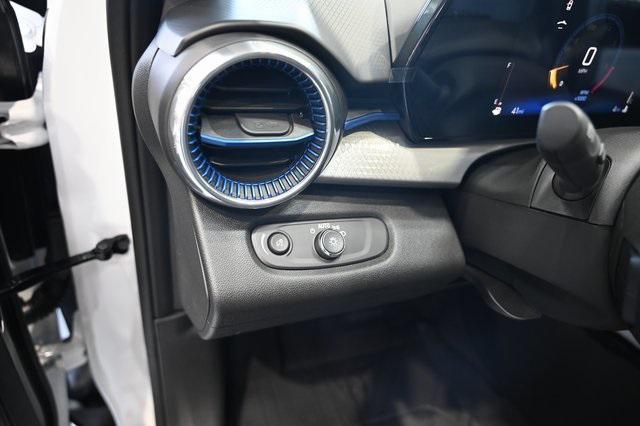 Photo of 2025 Summit White Chevrolet Trax