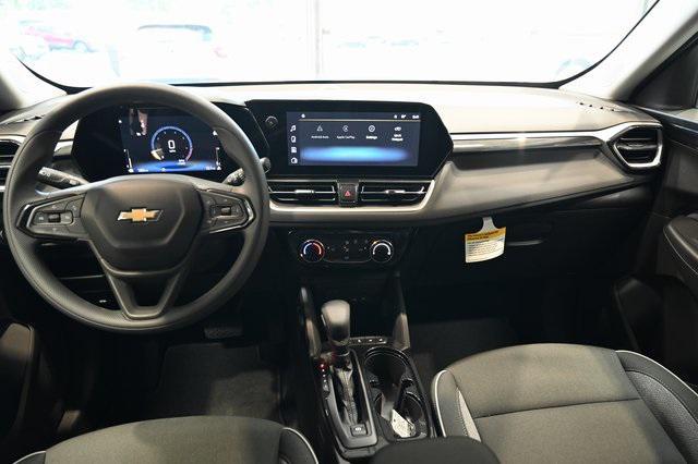 Photo of 2026 Summit White Chevrolet Trailblazer