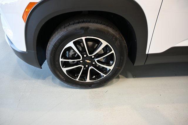 Photo of 2026 Summit White Chevrolet Trailblazer