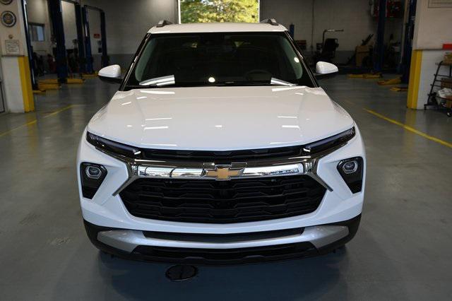 Photo of 2026 Summit White Chevrolet Trailblazer