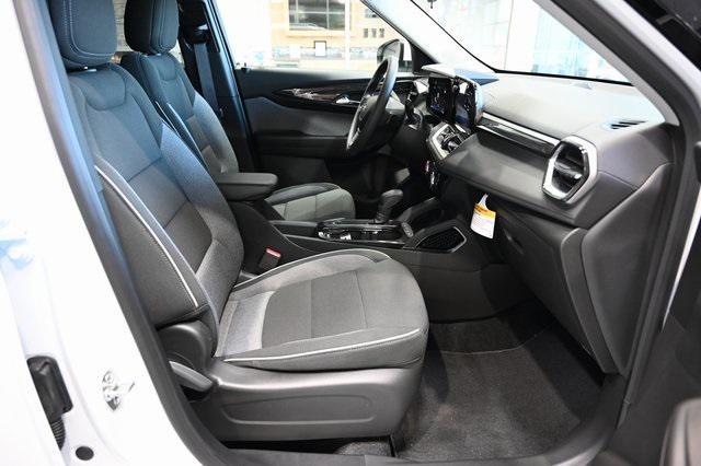 Photo of 2026 Summit White Chevrolet Trailblazer