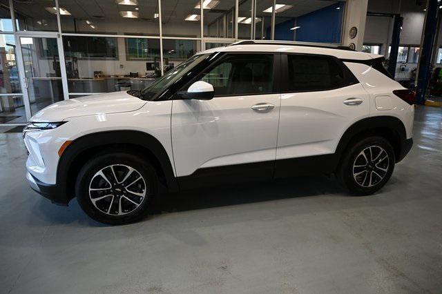 Photo of 2026 Summit White Chevrolet Trailblazer
