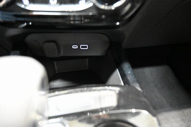 Photo of 2025 Summit White Chevrolet Trax
