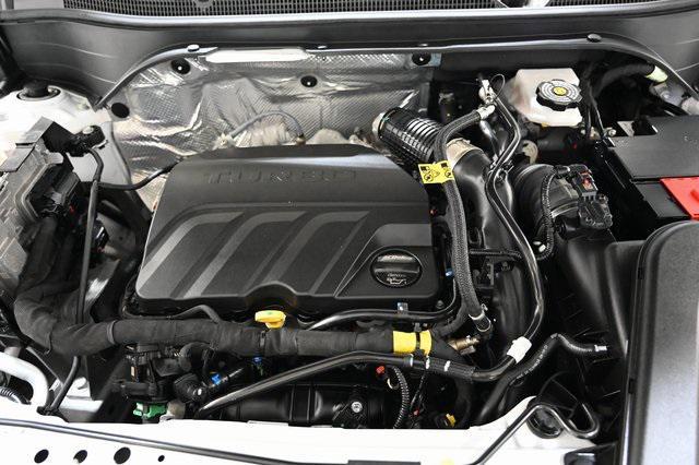 Photo of 2025 Summit White Chevrolet Trax