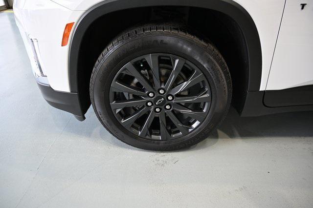 Photo of 2022 Summit White Chevrolet Traverse